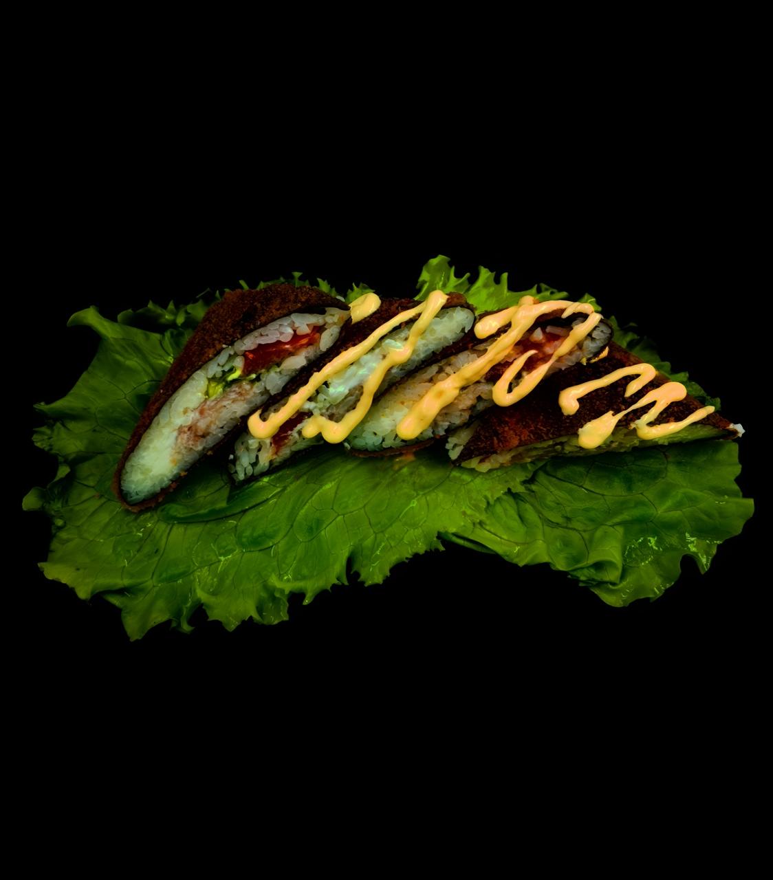 Фото Суши сэндвич с беконом